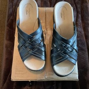 NWOT Women’s Clark’s Black Leather Sandals  NEW NEVER WORN 7-1/2M